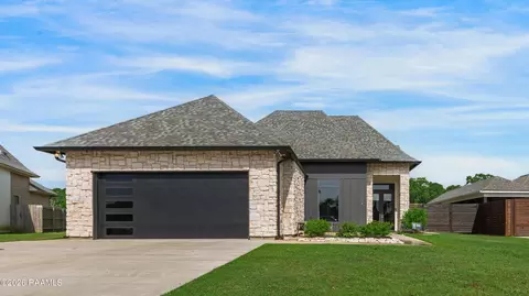 104 Cherrywood Dr, Lafayette, LA 70508