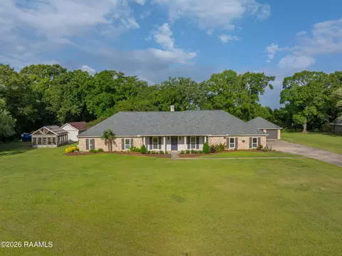 136 Shelby Oaks Ln, Lafayette, LA 70507