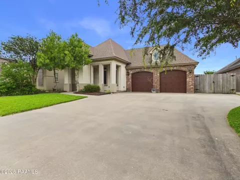 132 Tortoise Ln, Broussard, LA 70518