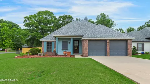 101 Spring Lake Cir, Lafayette, LA 70508