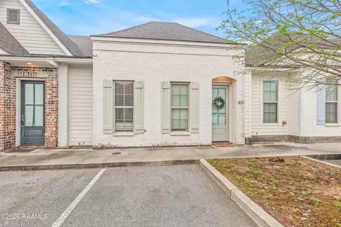107 Rue Argenteuil Rd, Lafayette, LA 70506