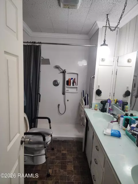 Bath - 1120 College Rd, Eunice, LA 70535 photo 2 of 2
