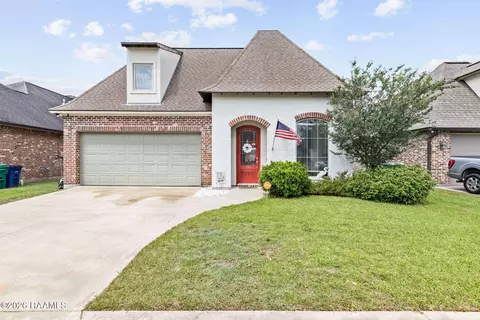 110 Golden Cypress Dr, Youngsville, LA 70592