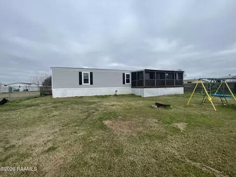 105 Windrose Ln, Youngsville, LA 70592