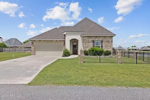 227 Tall Oaks Ln, Youngsville, LA 70592