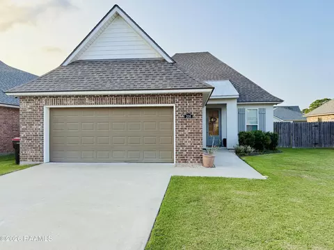 208 Gable Crest Dr, Lafayette, LA 70508