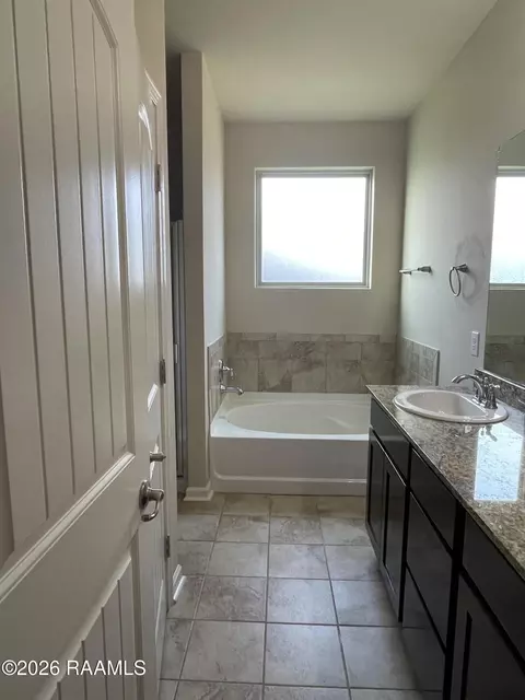Bath - 103 Pastoral View Dr, Rayne, LA 70578 photo 3 of 5