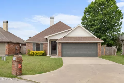 106 Country Mile Dr, Youngsville, LA 70592