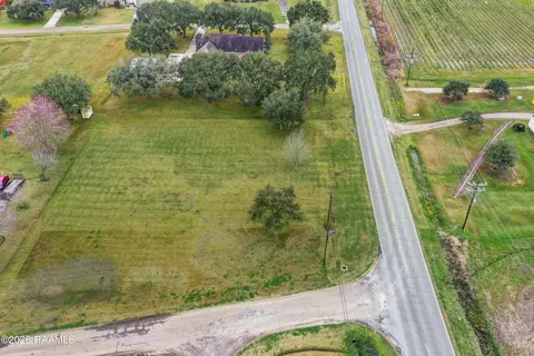 7705 Lakewood Dr, Erath, LA 70533