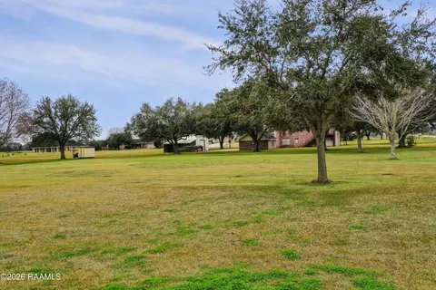 7705 Lakewood Dr, Erath, LA 70533