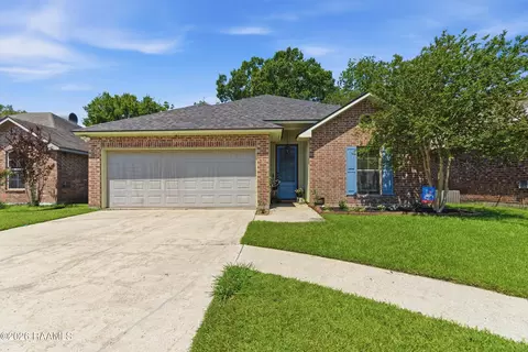 142 Country Garden Ln, Lafayette, LA 70507