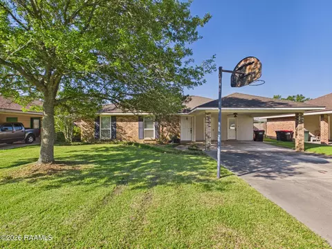 135 Longfellow Dr, Lafayette, LA 70503
