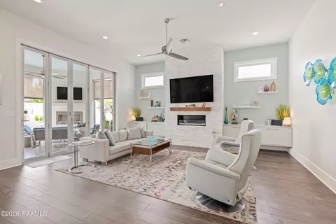 Living - 610 Elysian Fields Dr, Lafayette, LA 70508 photo 1 of 4