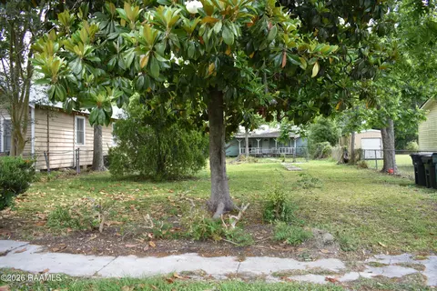 1056 W Main St, New Iberia, LA 70560