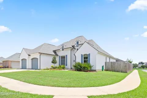 100 Olivewood Dr, Lafayette, LA 70508
