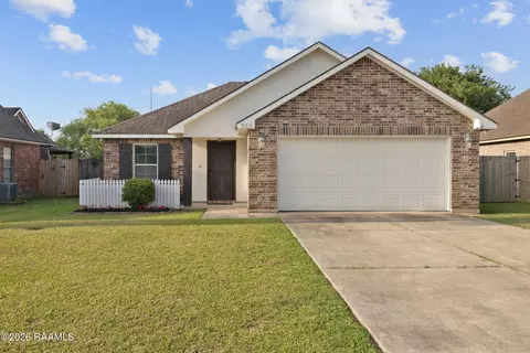 208 Hill Ridge Dr, Youngsville, LA 70592