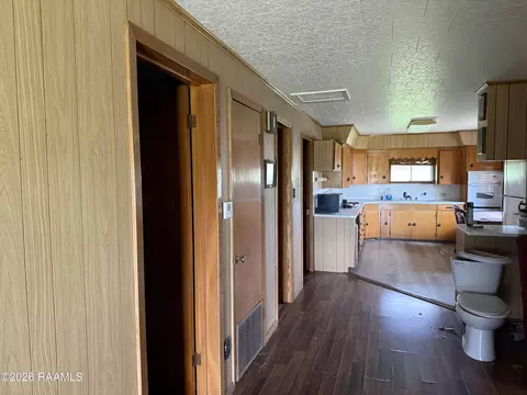 Entry Way - 9309 Bourque Rd, Gueydan, LA 70542 photo 1 of 1