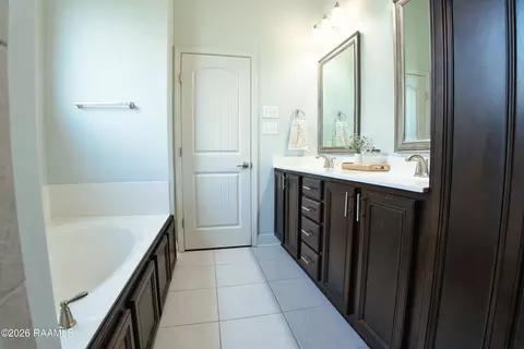 Entry Way - 106 Pascalet Pl, Lafayette, LA 70507 photo 6 of 7