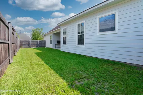 Exterior - 106 Pascalet Pl, Lafayette, LA 70507 photo 3 of 4
