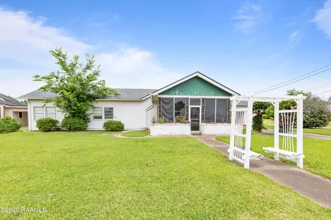 125 N Main St, Abbeville, LA 70510