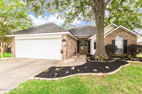 415 Crest Cir, Youngsville, LA 70592