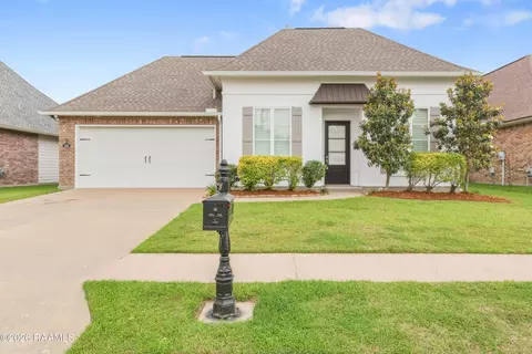 306 Capstone Xing, Lafayette, LA 70506