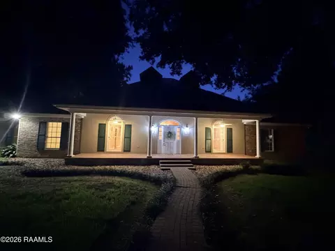 414 Wildwood Dr, New Iberia, LA 70560