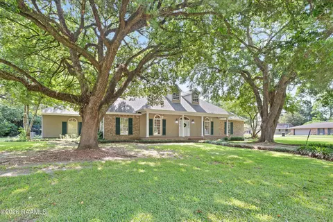 414 Wildwood Dr, New Iberia, LA 70560