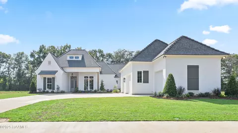 111 Leaning Oak Dr, Lafayette, LA 70508