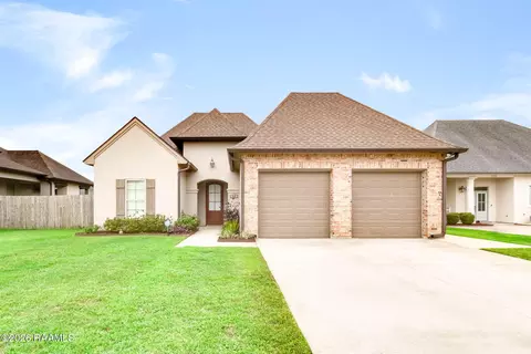 210 Windy Feather Dr, Broussard, LA 70518