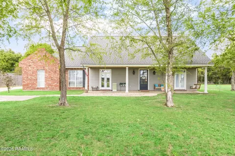 9306 Forest Rd, Abbeville, LA 70510