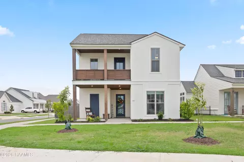 101 Oak Village Dr, Scott, LA 70583