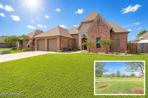 207 Cane Creek Dr, Broussard, LA 70518