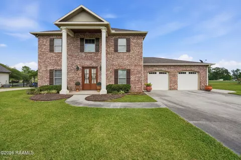 707 Hummingbird Ln, New Iberia, LA 70560