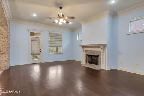 Living - 308 Overbrook Dr, Broussard, LA 70518 photo 3 of 4