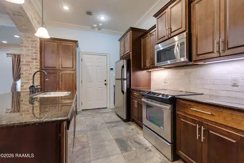 Kitchen - 308 Overbrook Dr, Broussard, LA 70518 photo 4 of 4