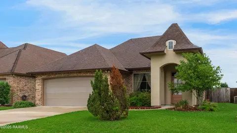 Exterior - 308 Overbrook Dr, Broussard, LA 70518 photo 2 of 3