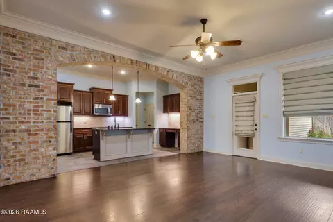 Living - 308 Overbrook Dr, Broussard, LA 70518 photo 2 of 4
