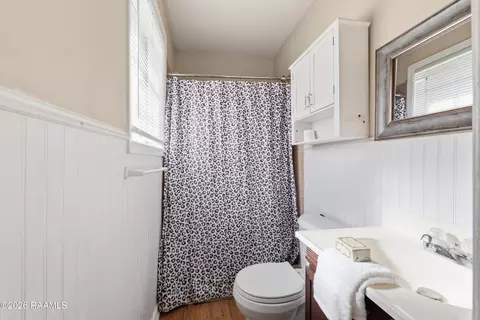 Bath - 104 Eula Dr, Lafayette, LA 70506 photo 1 of 3