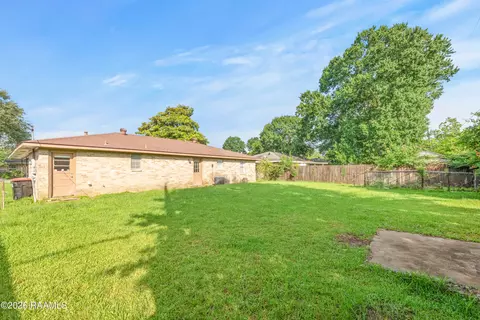 Exterior - 104 Eula Dr, Lafayette, LA 70506 photo 3 of 6