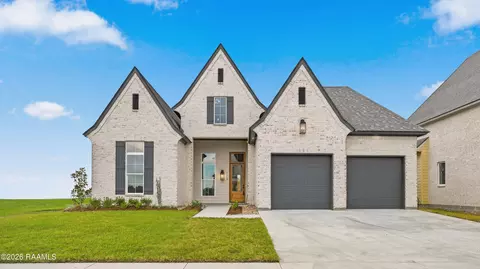 115 Summit Heights Dr, Youngsville, LA 70592