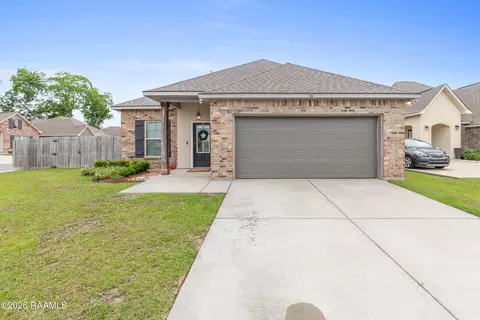 101 Red Deer Ln, Broussard, LA 70518