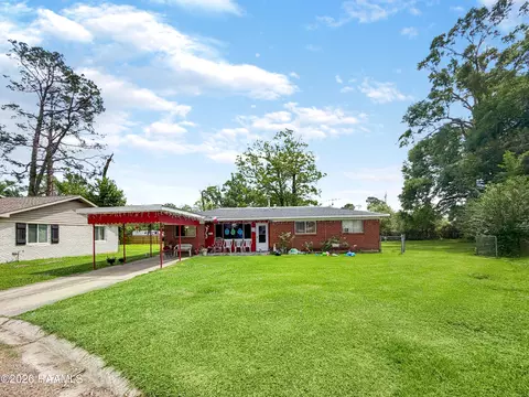 200 Oleander St, Opelousas, LA 70570
