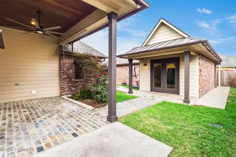 Exterior - 202 Rivergrass Dr, Lafayette, LA 70508 photo 6 of 7