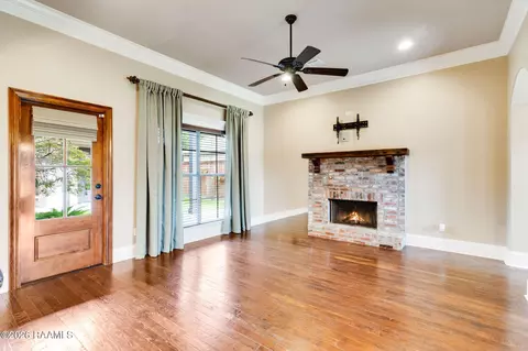 Living - 202 Rivergrass Dr, Lafayette, LA 70508 photo 3 of 3