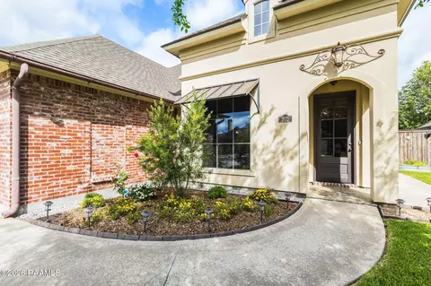 Exterior - 202 Rivergrass Dr, Lafayette, LA 70508 photo 2 of 7