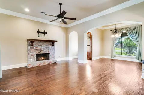 Living - 202 Rivergrass Dr, Lafayette, LA 70508 photo 1 of 3