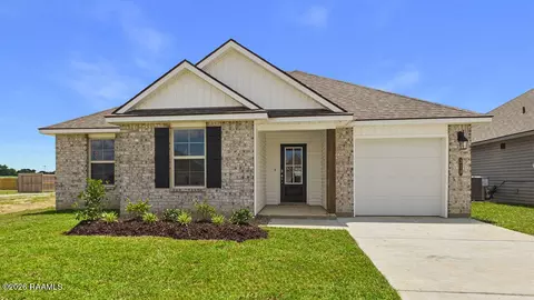 319 Wrenwood Dr, New Iberia, LA 70560
