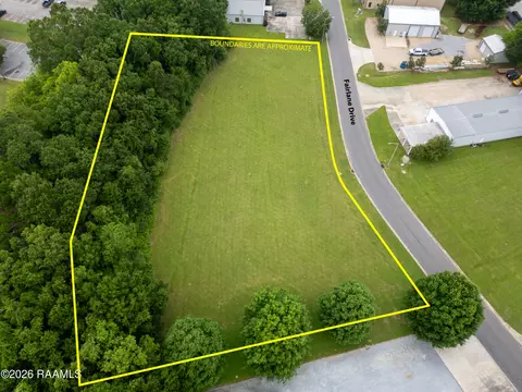 106 Fairlane Dr, Lafayette, LA 70507