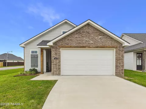 301 Adry Ln, Youngsville, LA 70592